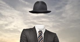 homme invisible avec chapeau